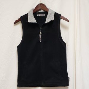 🍁Medium size Ferruche soft Black Fleece vest w/ front zipper & hand pockets.